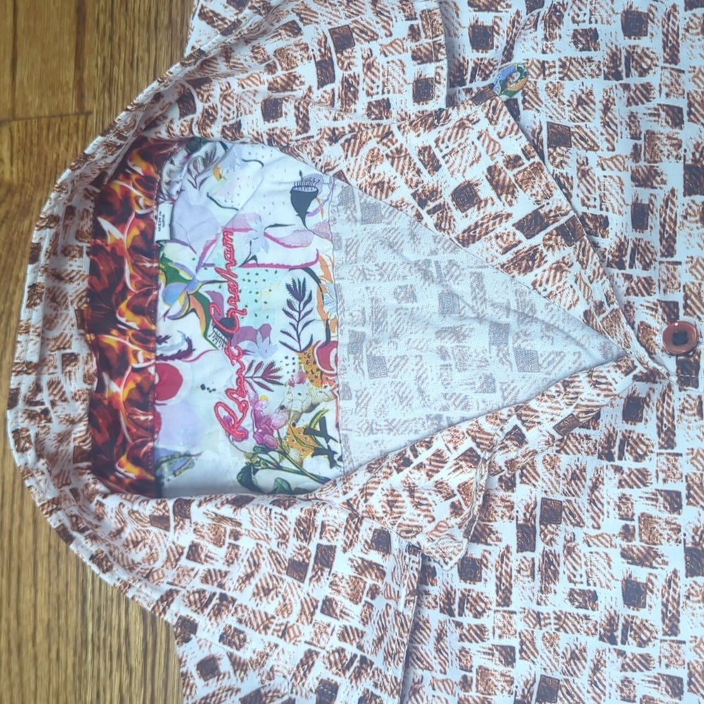 Mint Condition Robert Graham Button Up - image 7